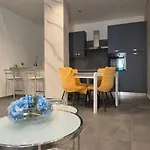 Mali 4*