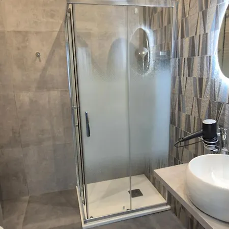 Oda ve Kahvaltı Mali 4*